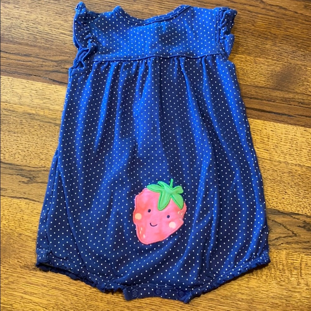 Carter’s infant girls romper (strawberry butt)